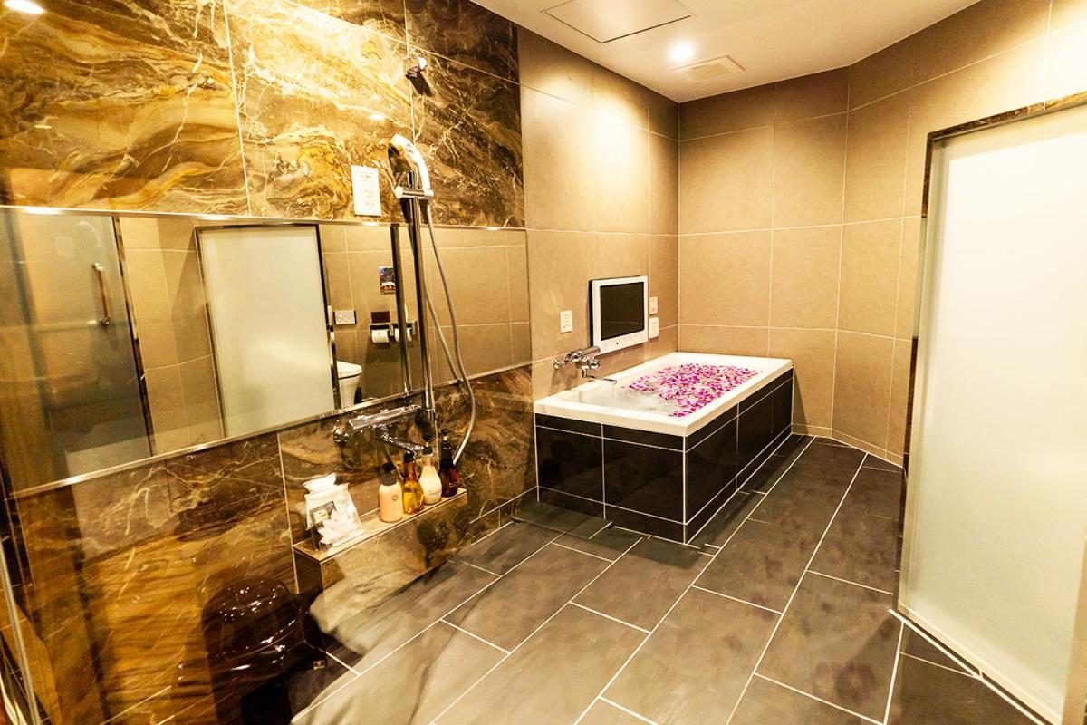 Hotel del amor Bali An Shinjuku Forest 3*