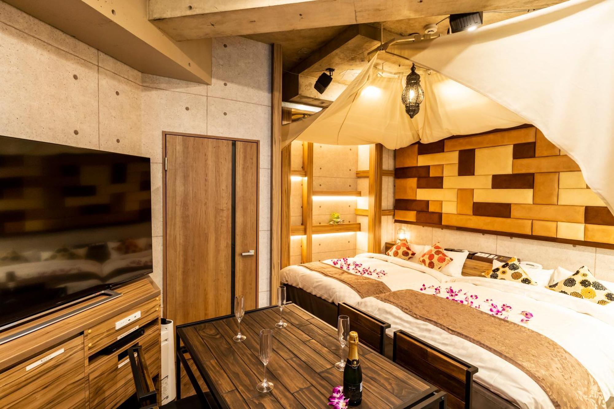 Bali An Shinjuku Forest Love hotel
